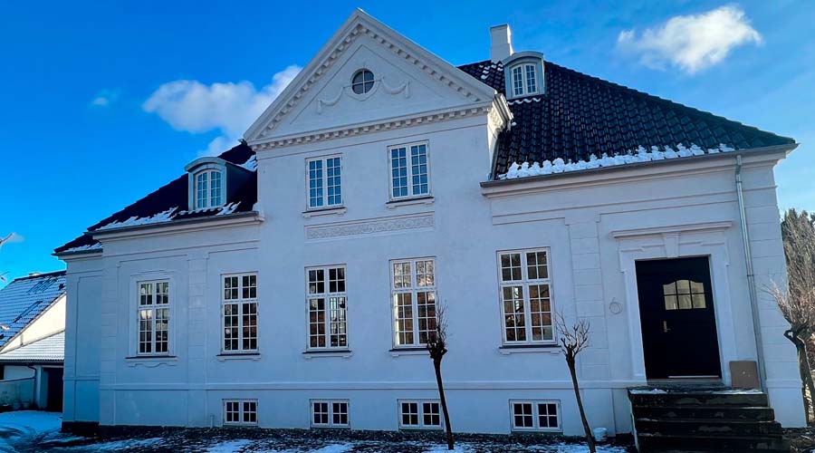 OPPUSSING AV EN DETALJRIK OG EKSKLUSIV VILLA